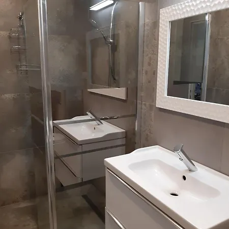 Zacisze Apartamenty,pokoje *